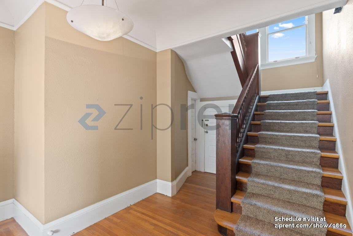 379 Orange St - Photo 2 of 24