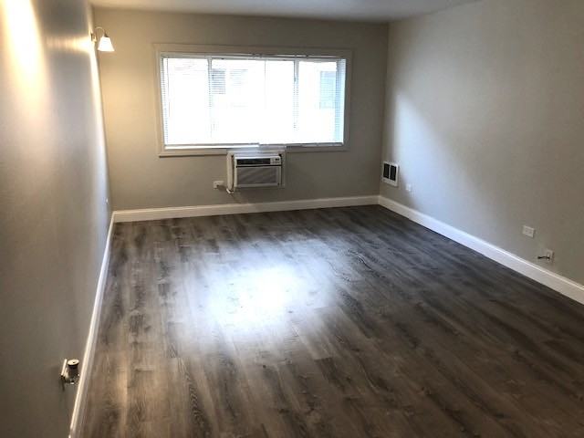519 S Milwaukee Ave #519-06 - Photo 2 of 5