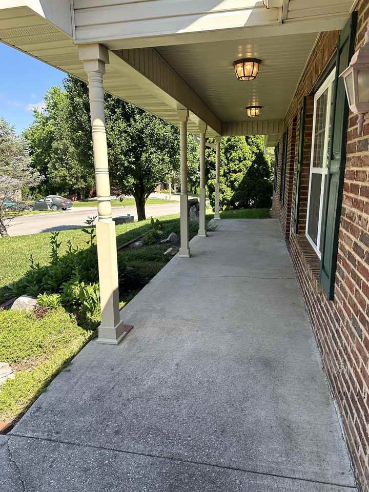 1114 Mercer Dr #1 - Photo 3 of 33