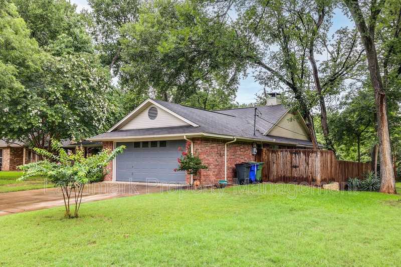 1201 Palm St - Photo 2 of 27