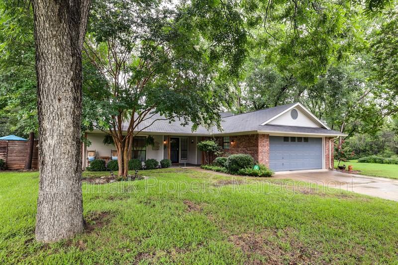 1201 Palm St - Photo 3 of 27