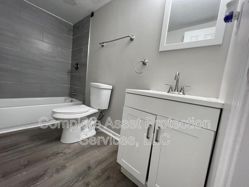 656 Fairview St - Photo 3 of 5