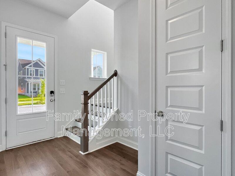 420 W Respite Ln - Photo 5 of 46