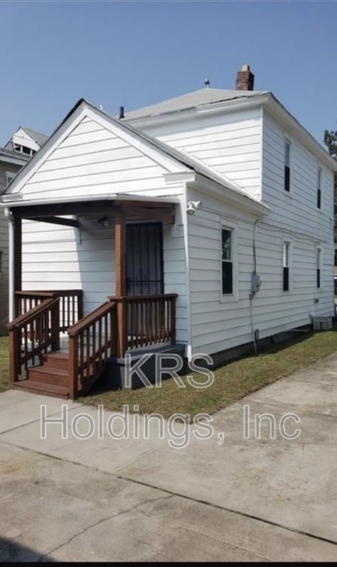 1144 30th St - Photo 3 of 15