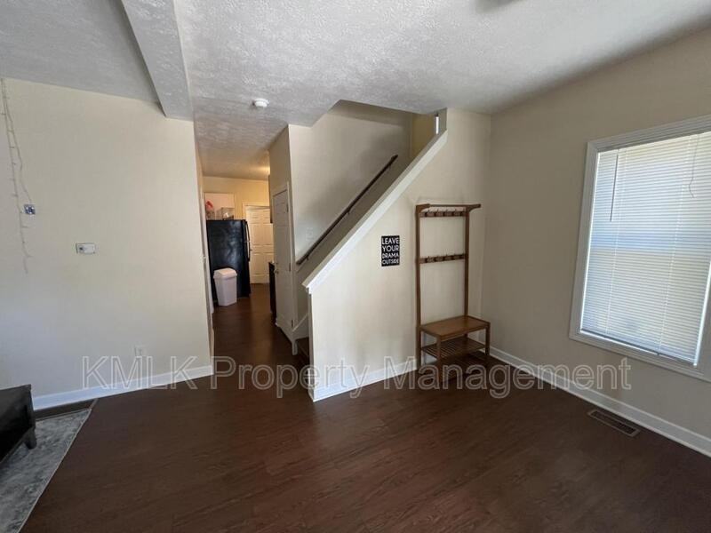 279 Bellewood Ave - Photo 3 of 20