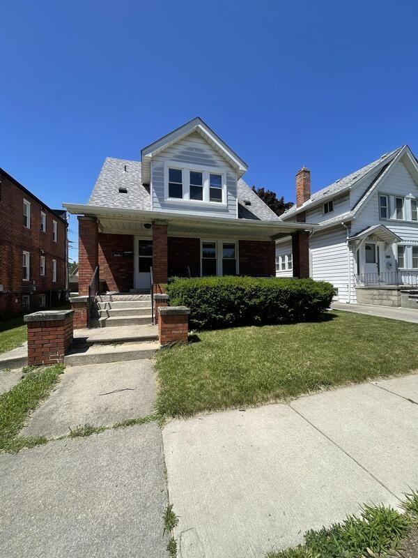 1640 May St - Photo 2 of 9