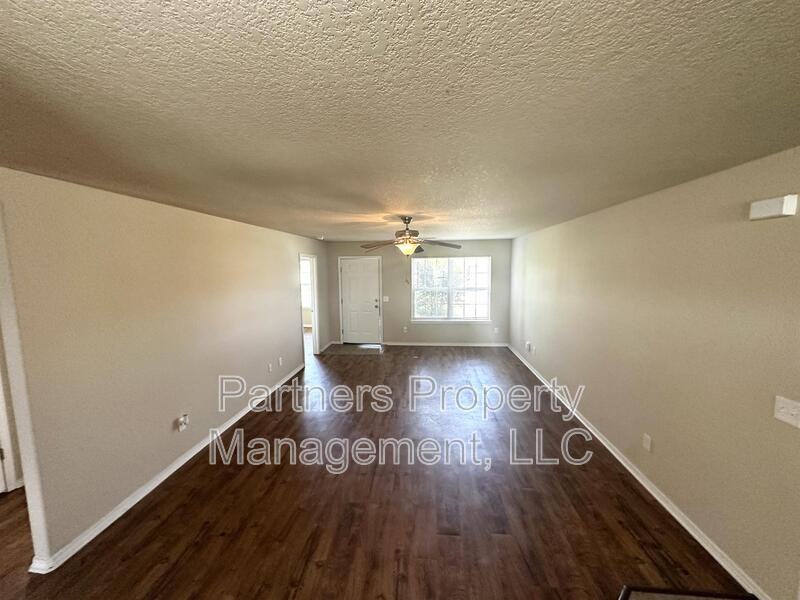 210 E Laurel Ave - Photo 3 of 20