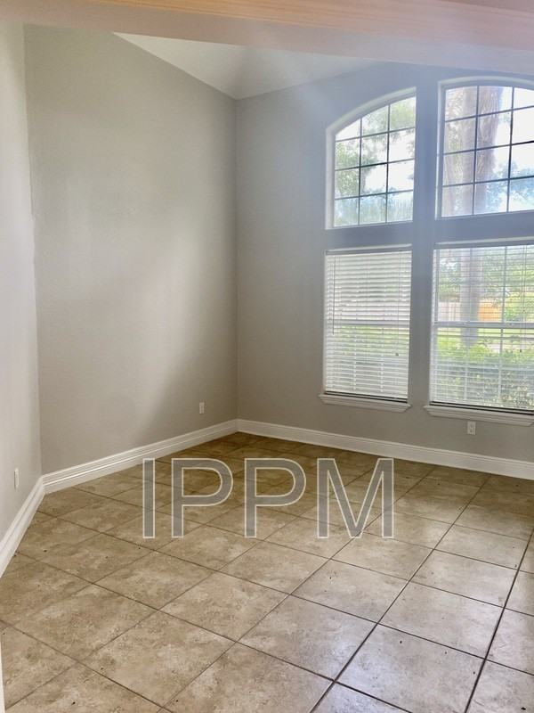 2605 W Mark Cir - Photo 3 of 18