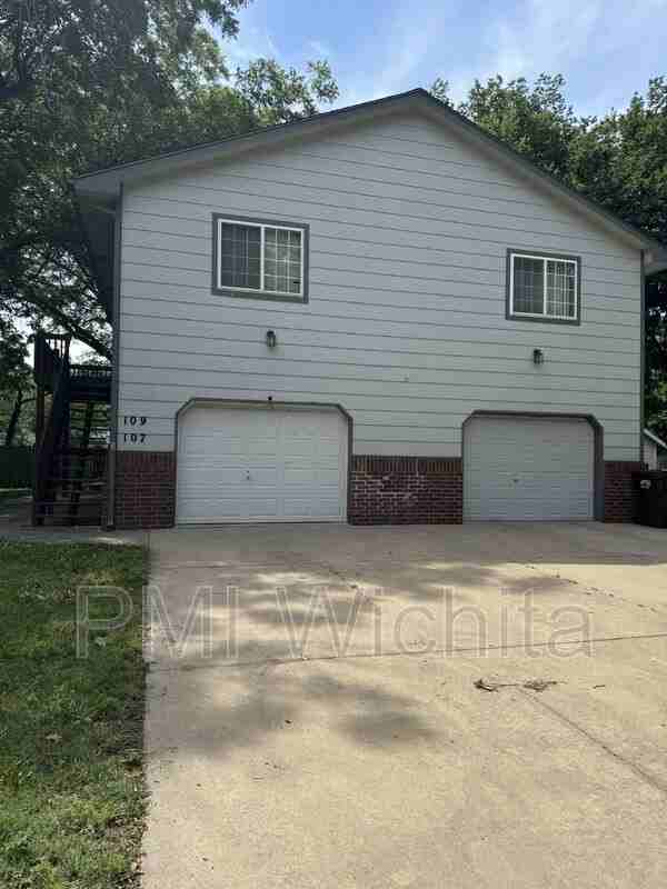 107 S Gordon St - Photo 2 of 15