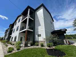 featured image of 1419 Saratoga Rd