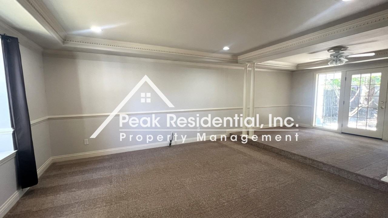 2225 Banbury Cir - Photo 3 of 39