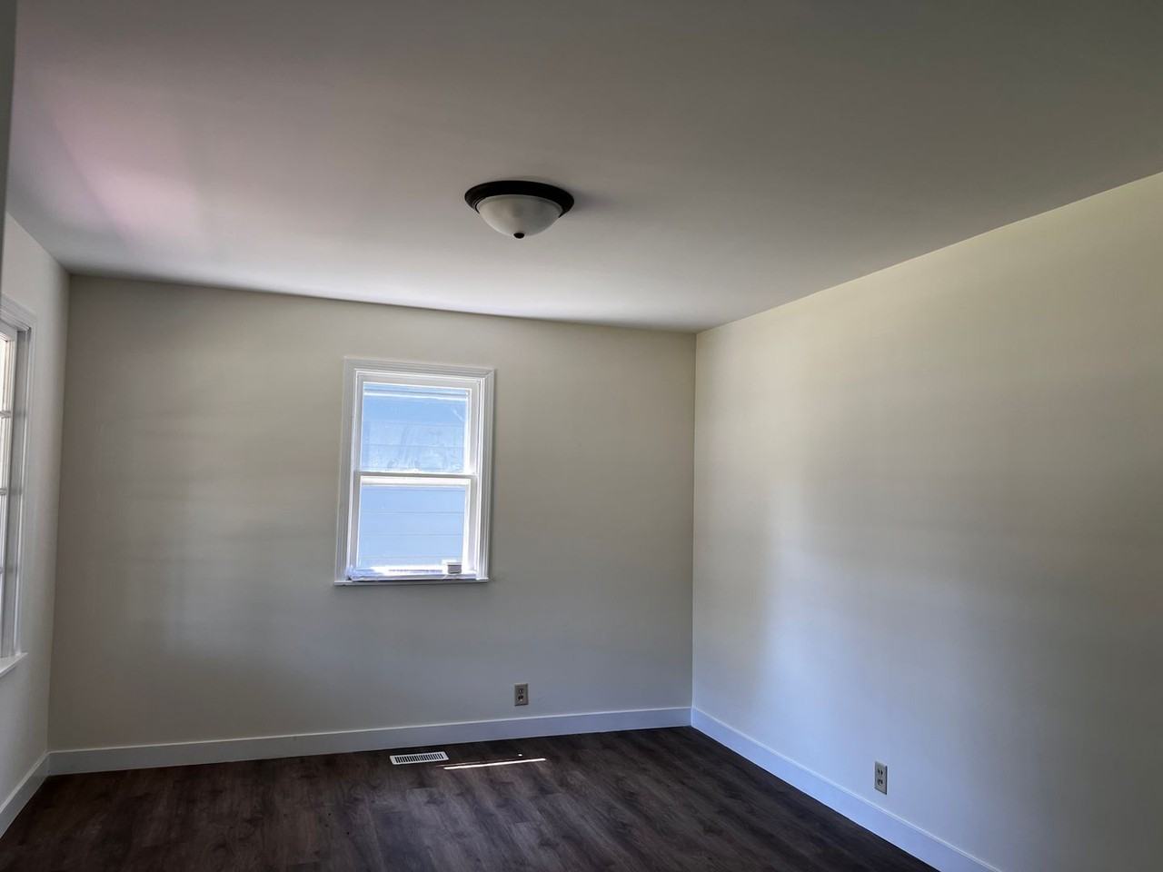 511 Barton Ave - Photo 3 of 12