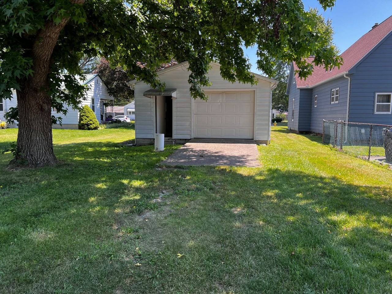 511 Barton Ave - Photo 2 of 12