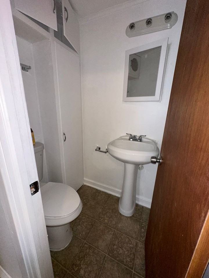 245 W Laveer Street - Photo 2 of 11