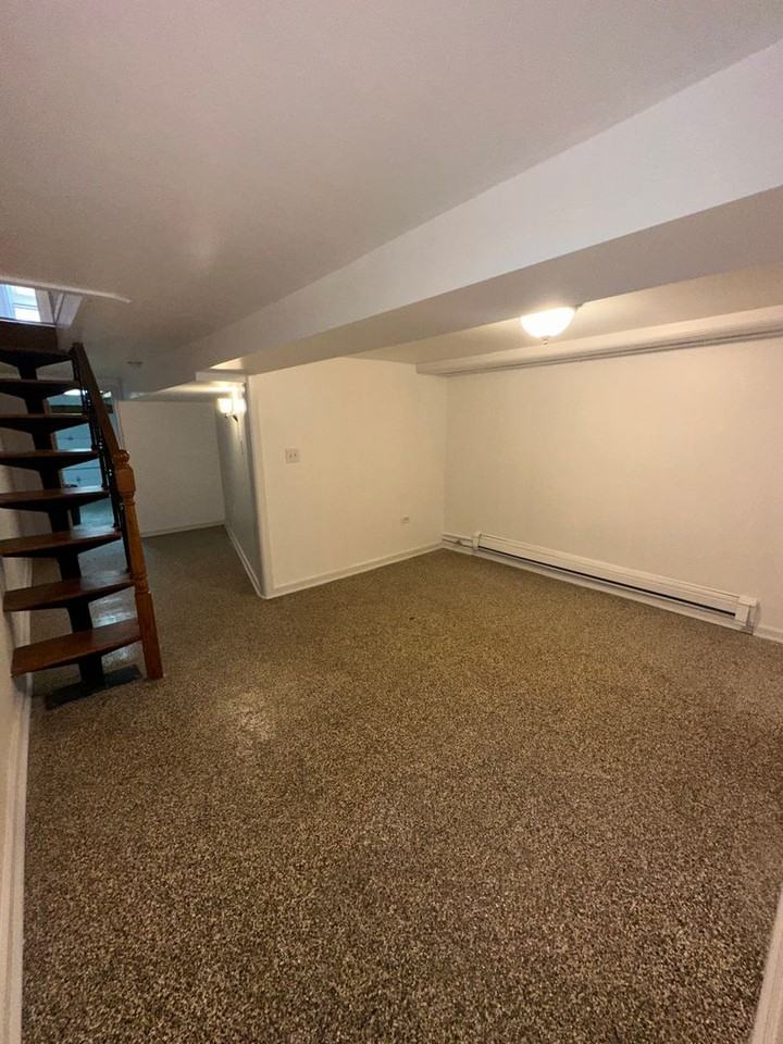 245 W Laveer Street - Photo 3 of 11