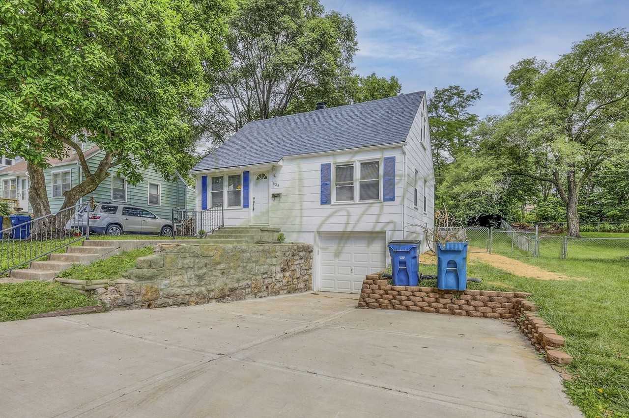 634 Thornton St - Photo 3 of 24