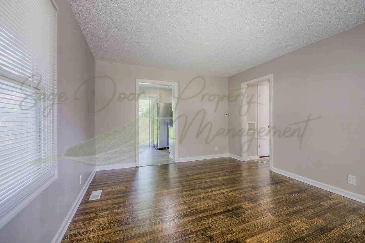 634 Thornton St - Photo 5 of 24