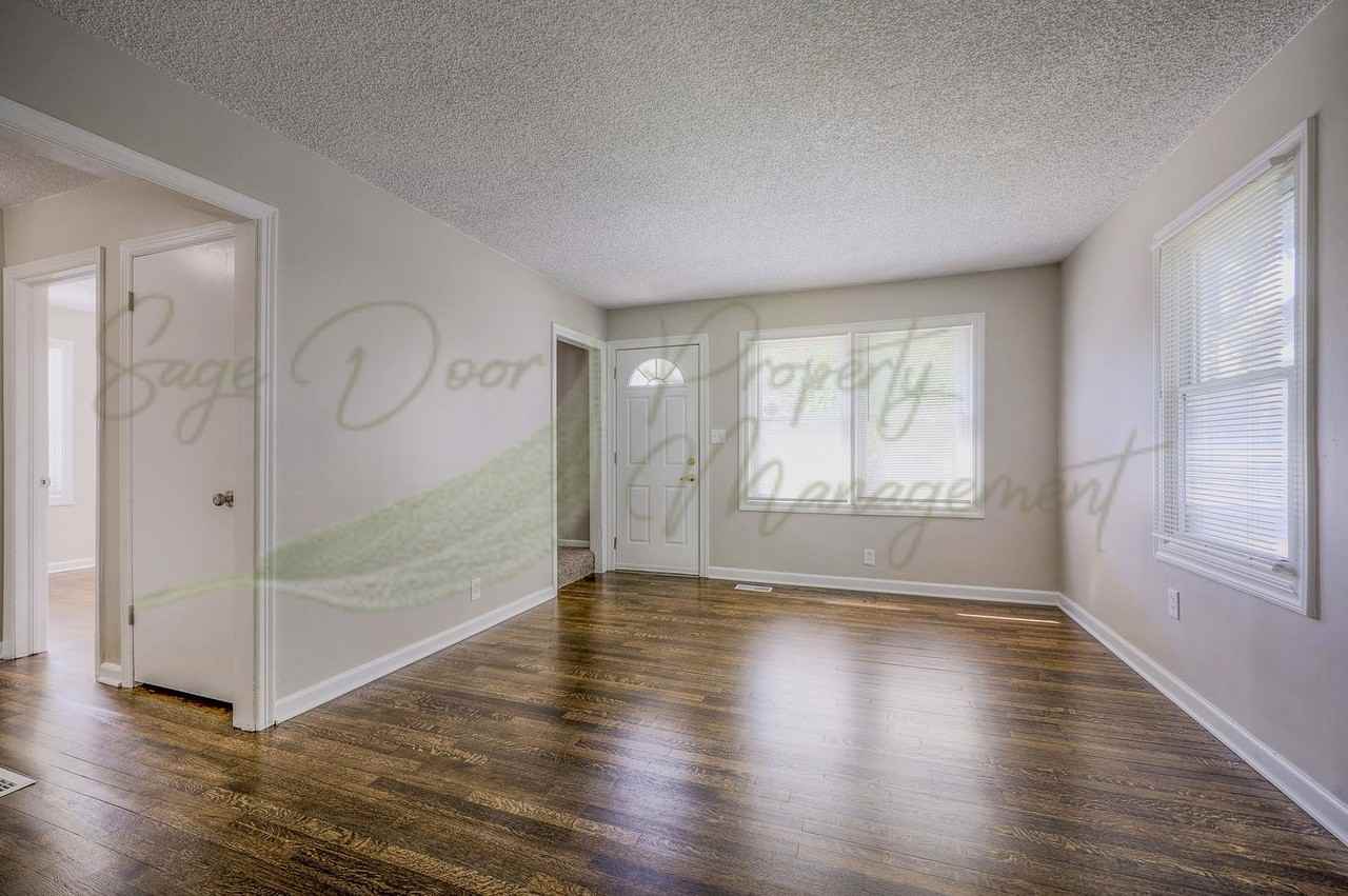 634 Thornton St - Photo 6 of 24