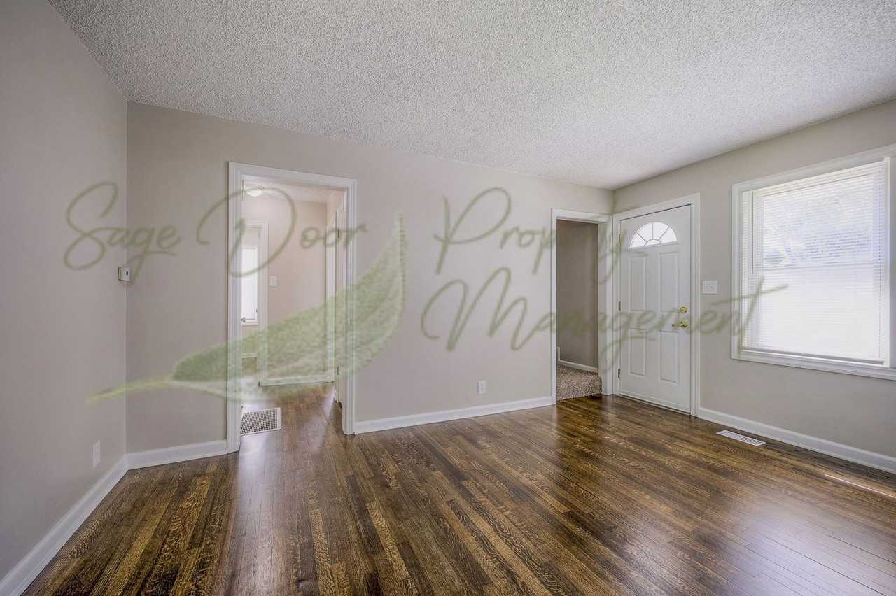 634 Thornton St - Photo 7 of 24