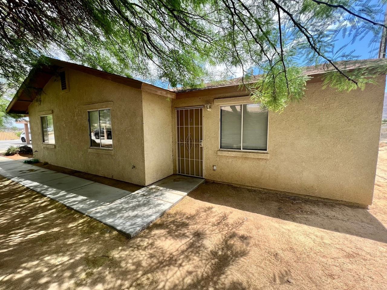 6484 Desert Knoll Avenue - Photo 2 of 18