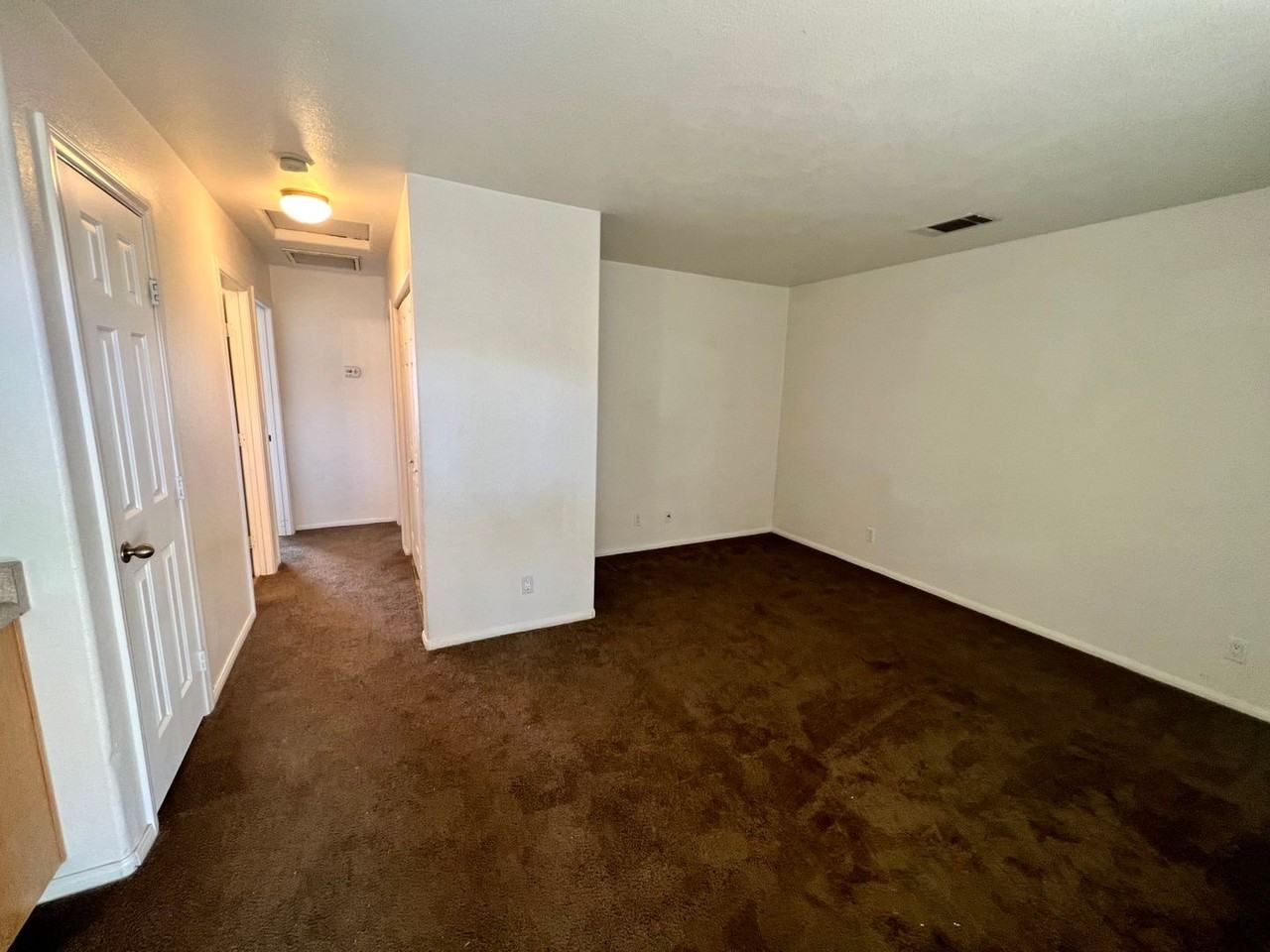 6484 Desert Knoll Avenue - Photo 3 of 18