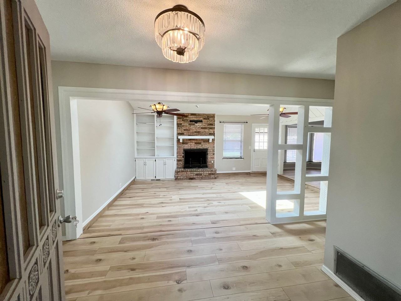 1018 Canary Ln - Photo 2 of 13