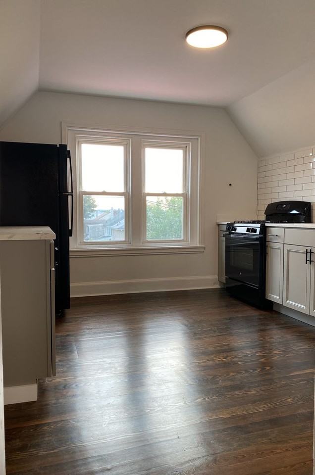 136 Main St #6 - Photo 5 of 19