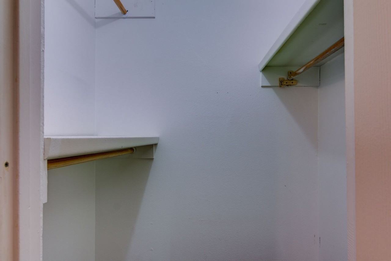 2401 Brookridge Dr - Photo 7 of 12