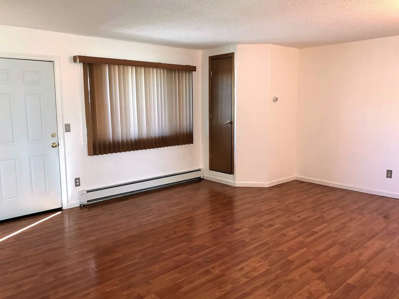 1531 Northview Dr - Photo 3 of 24