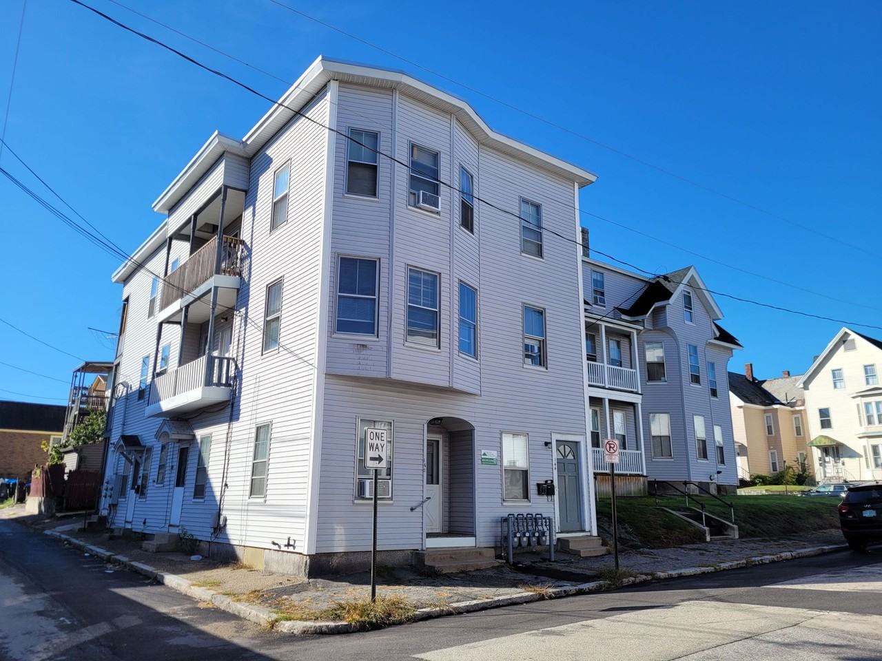 323 Dubuque St & 142 - Photo 2 of 2