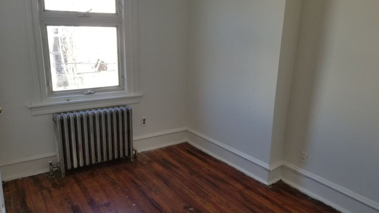 4222 Griscom St - Photo 3 of 11