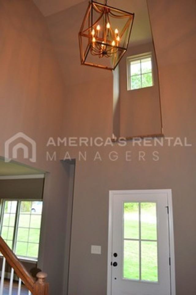 3764 Creek Side Way - Photo 4 of 34