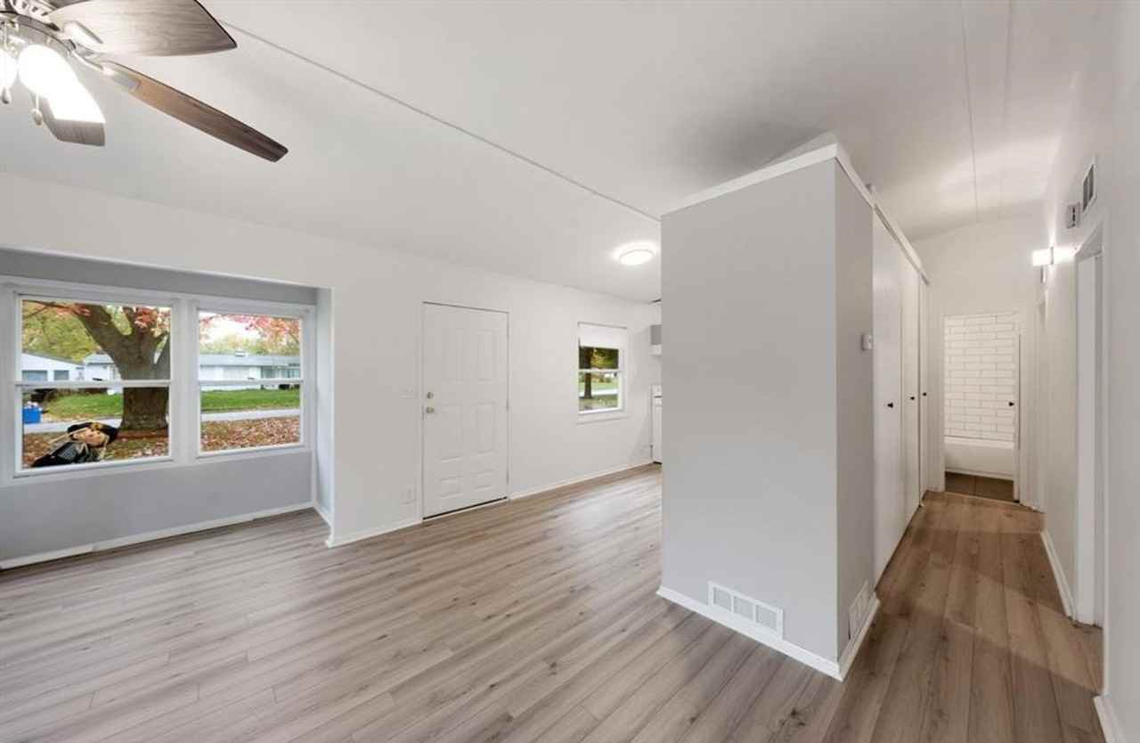 6269 Springdale Blvd - Photo 2 of 14