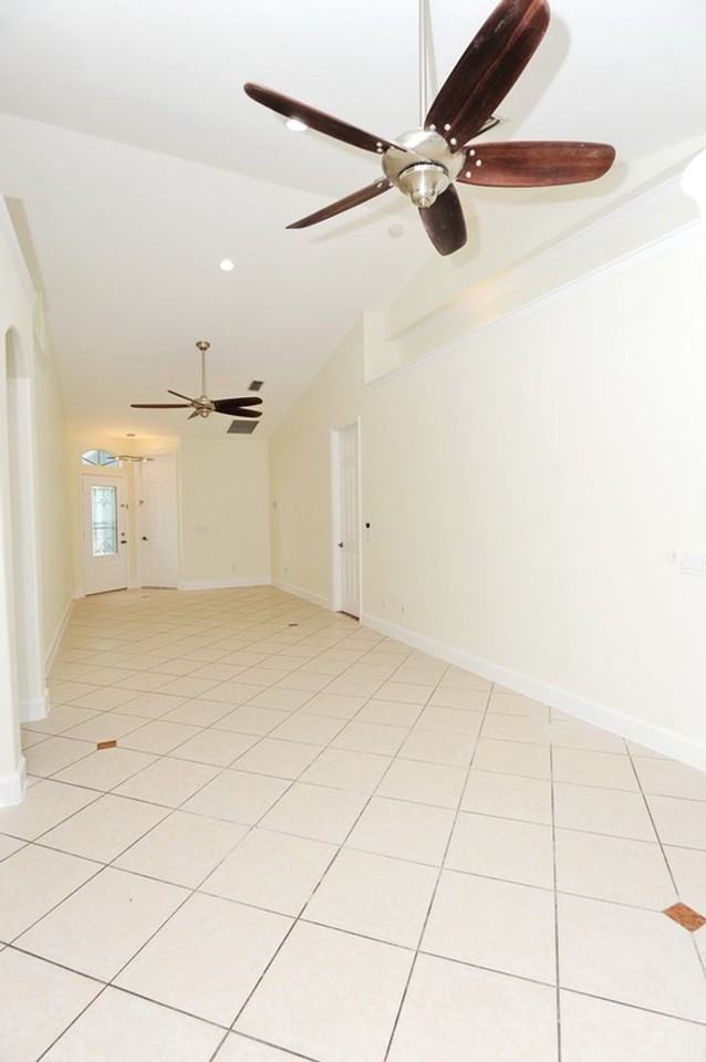 821 101st Ave N - Photo 3 of 15