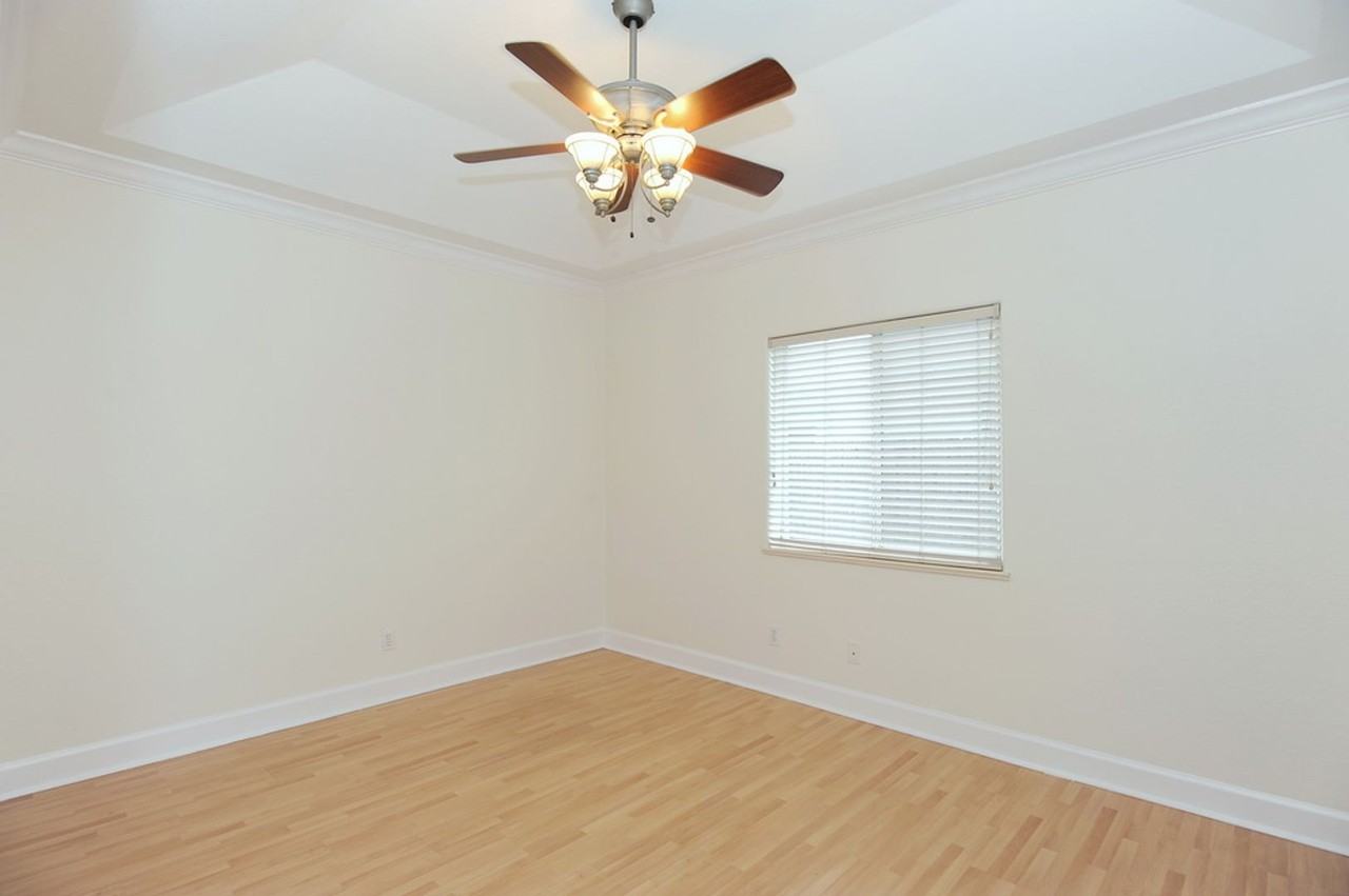 821 101st Ave N - Photo 6 of 15