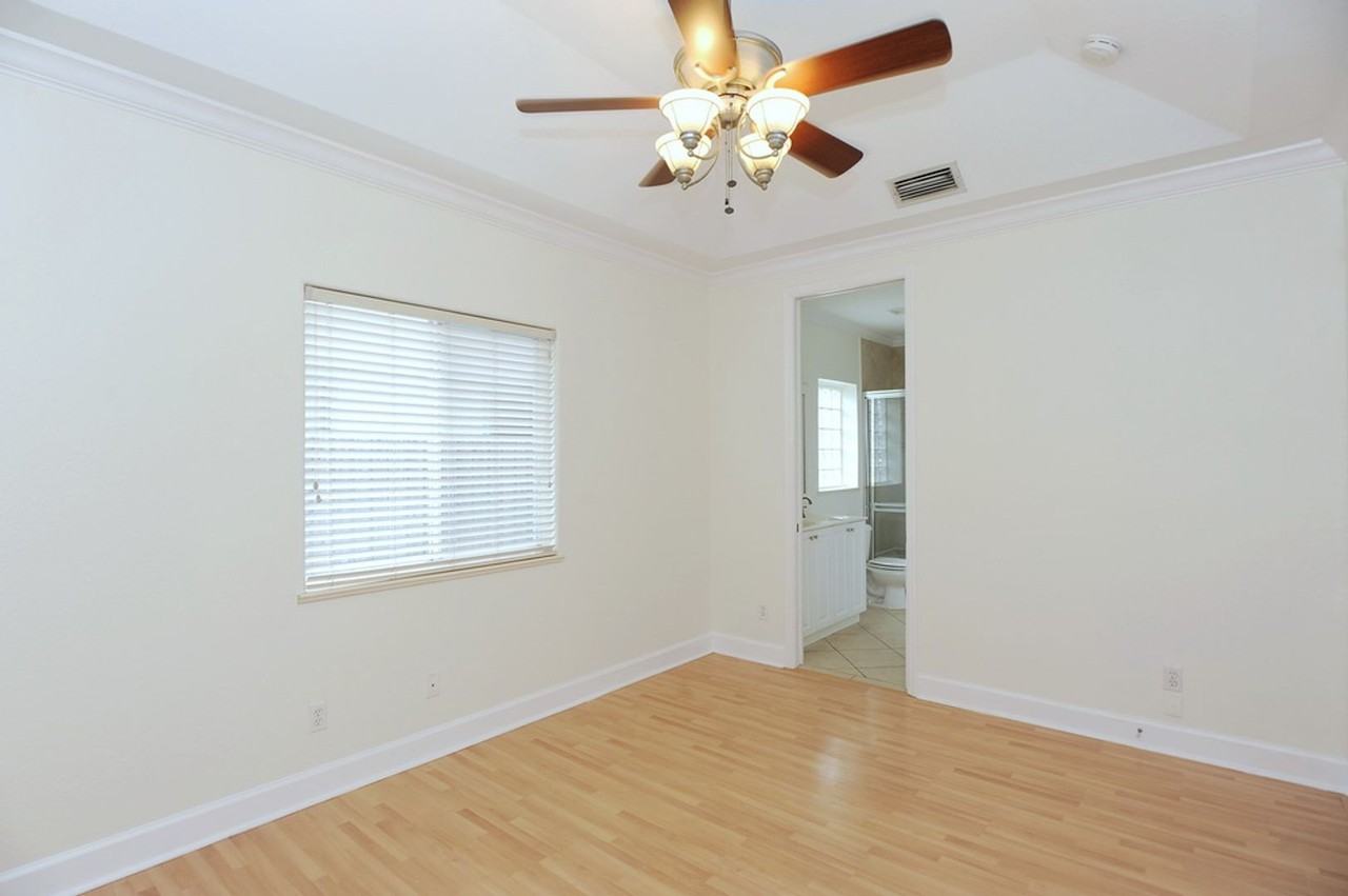 821 101st Ave N - Photo 7 of 15