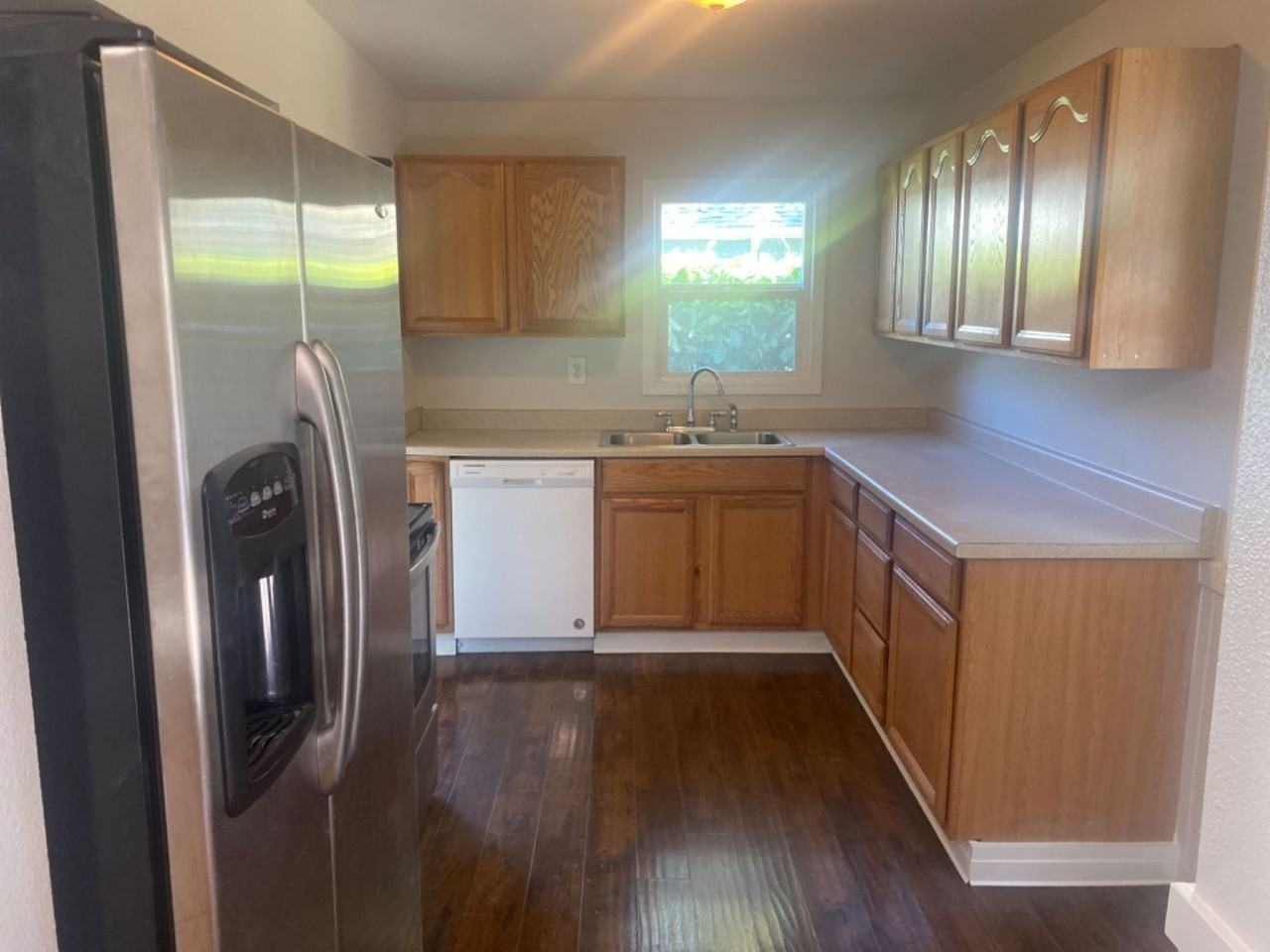 715 N Union Ave - Photo 6 of 29