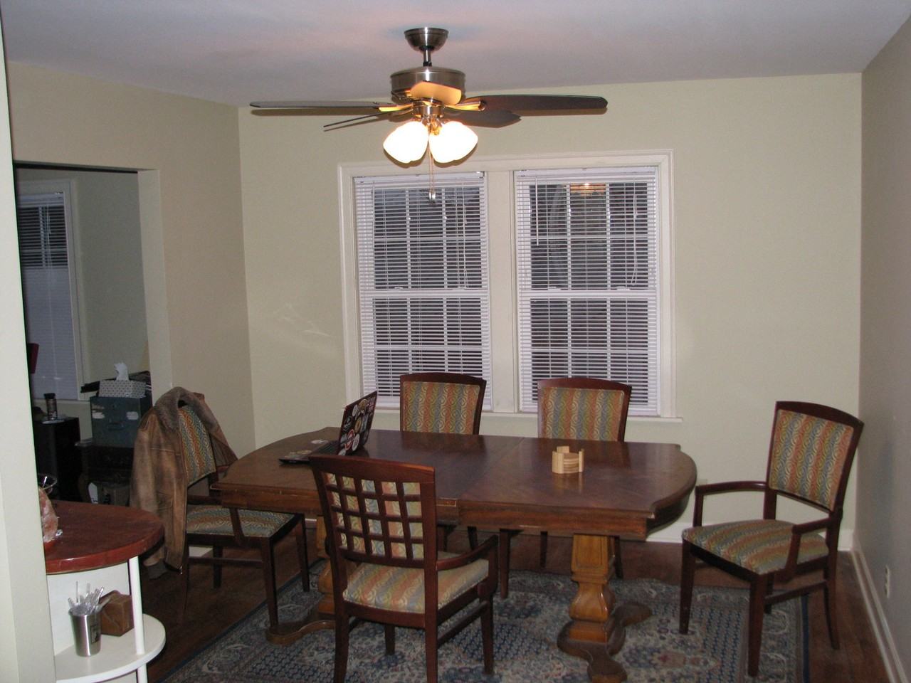 432 W Holly St - Photo 3 of 17