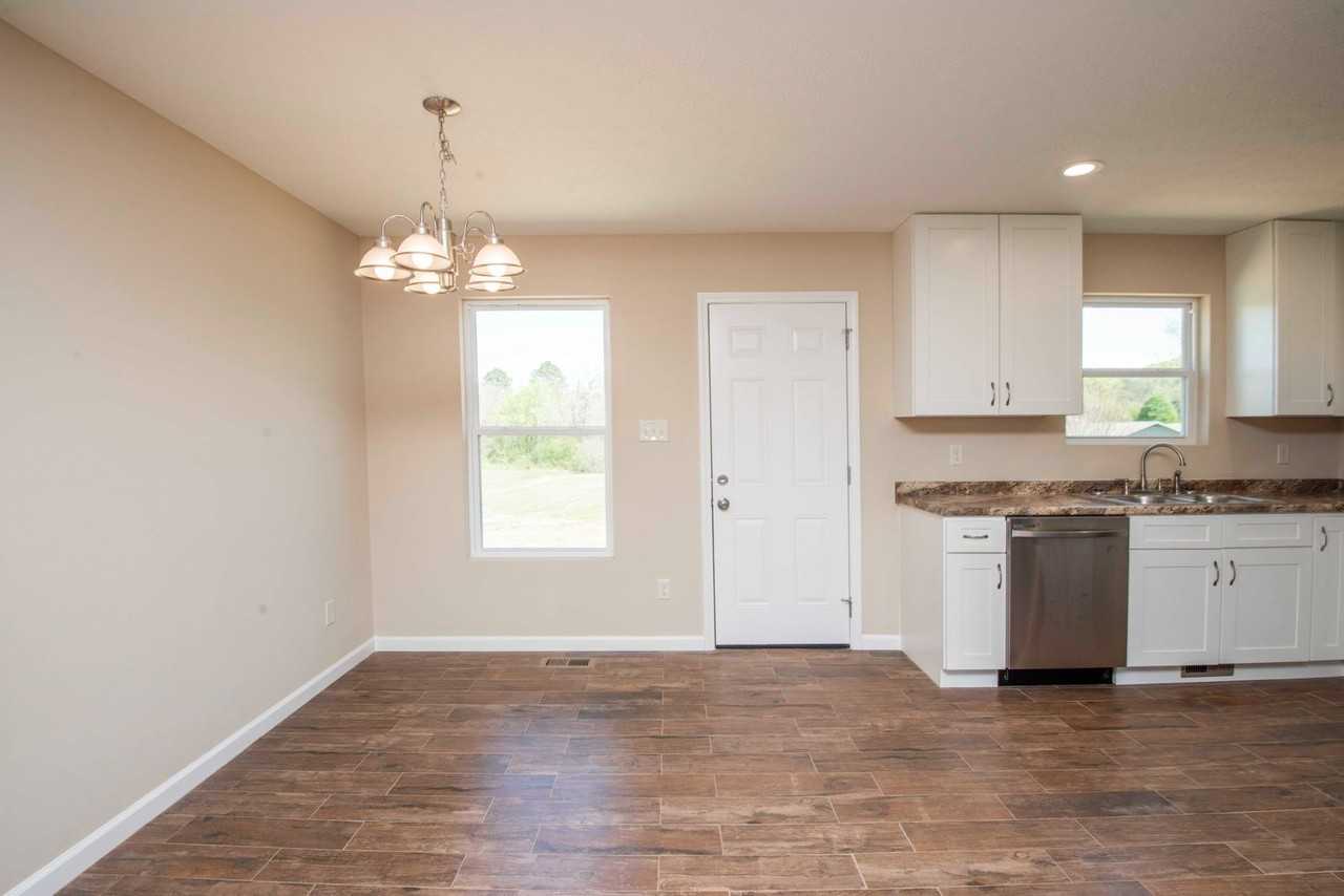7206 Della Dr - Photo 6 of 35