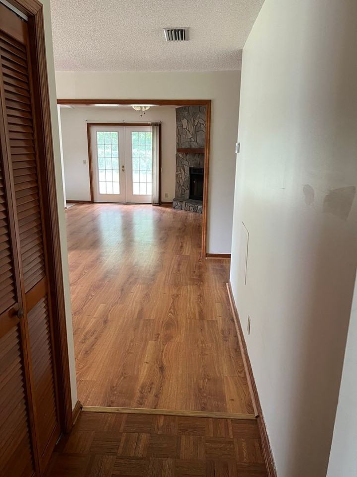 511 Moeckel Ln - Photo 2 of 11