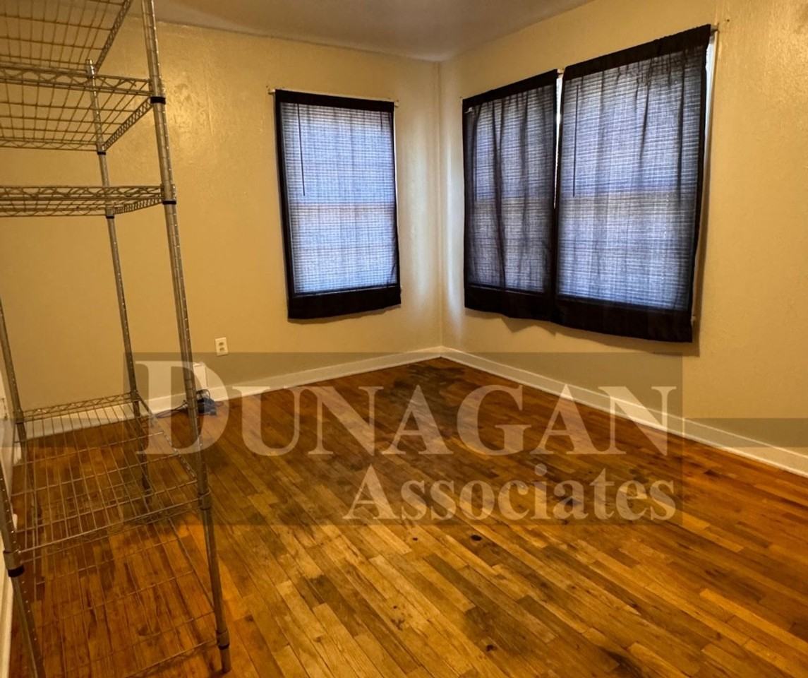 614 N Ash St - Photo 6 of 9