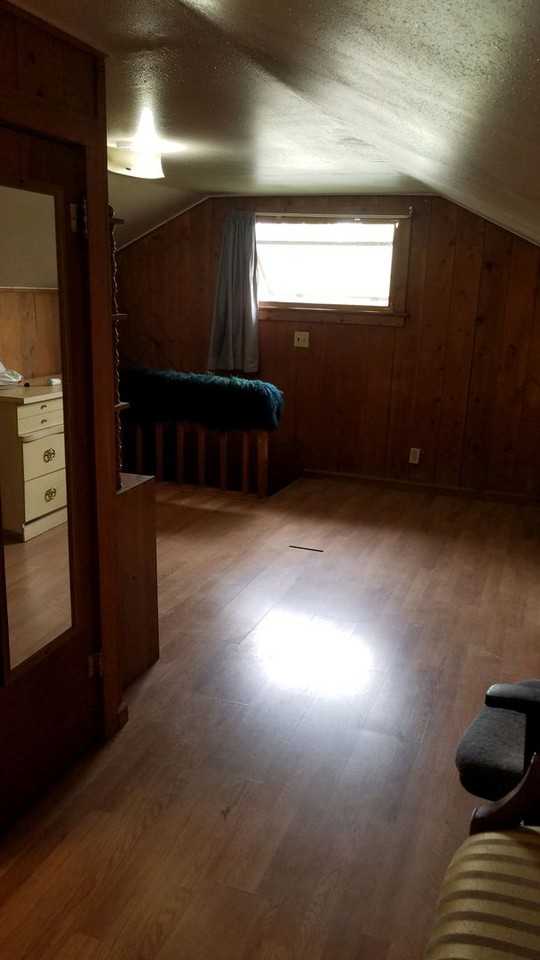 645 1/2 Clark St - Photo 7 of 18