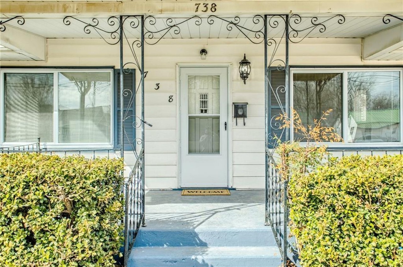 738 N Chapman Ave - Photo 4 of 21