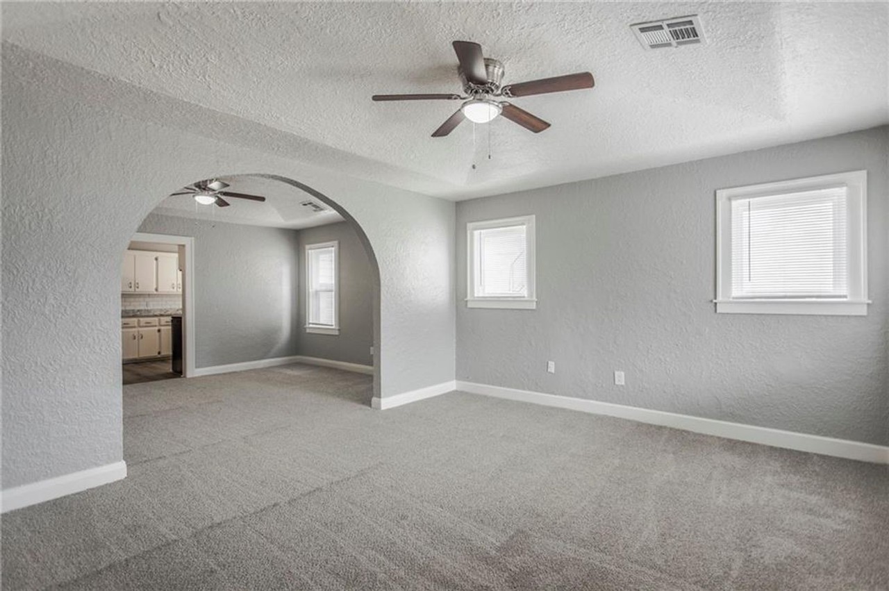 738 N Chapman Ave - Photo 5 of 21