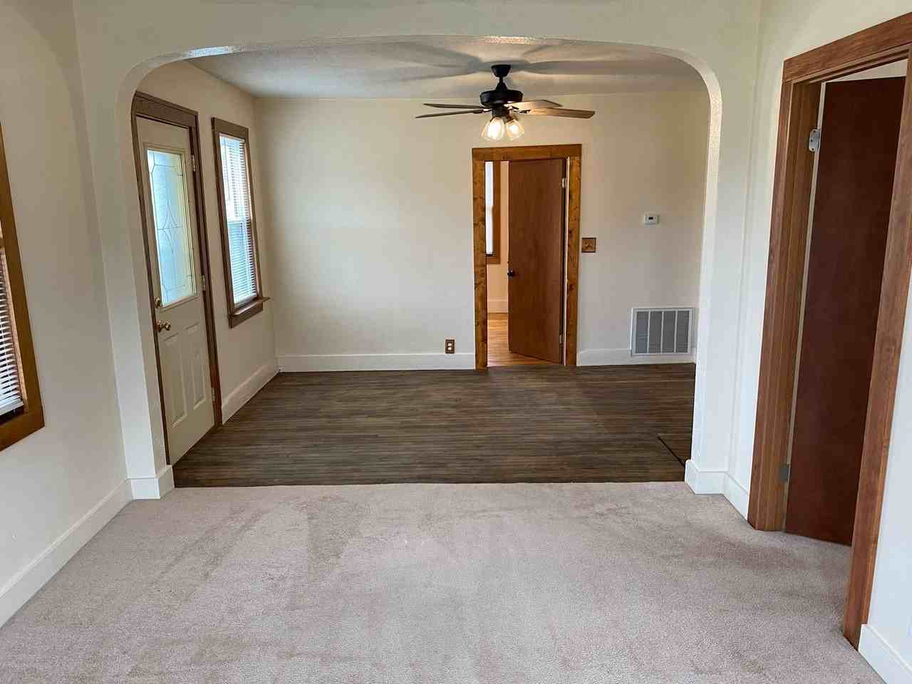 1509 Division St - Photo 5 of 25