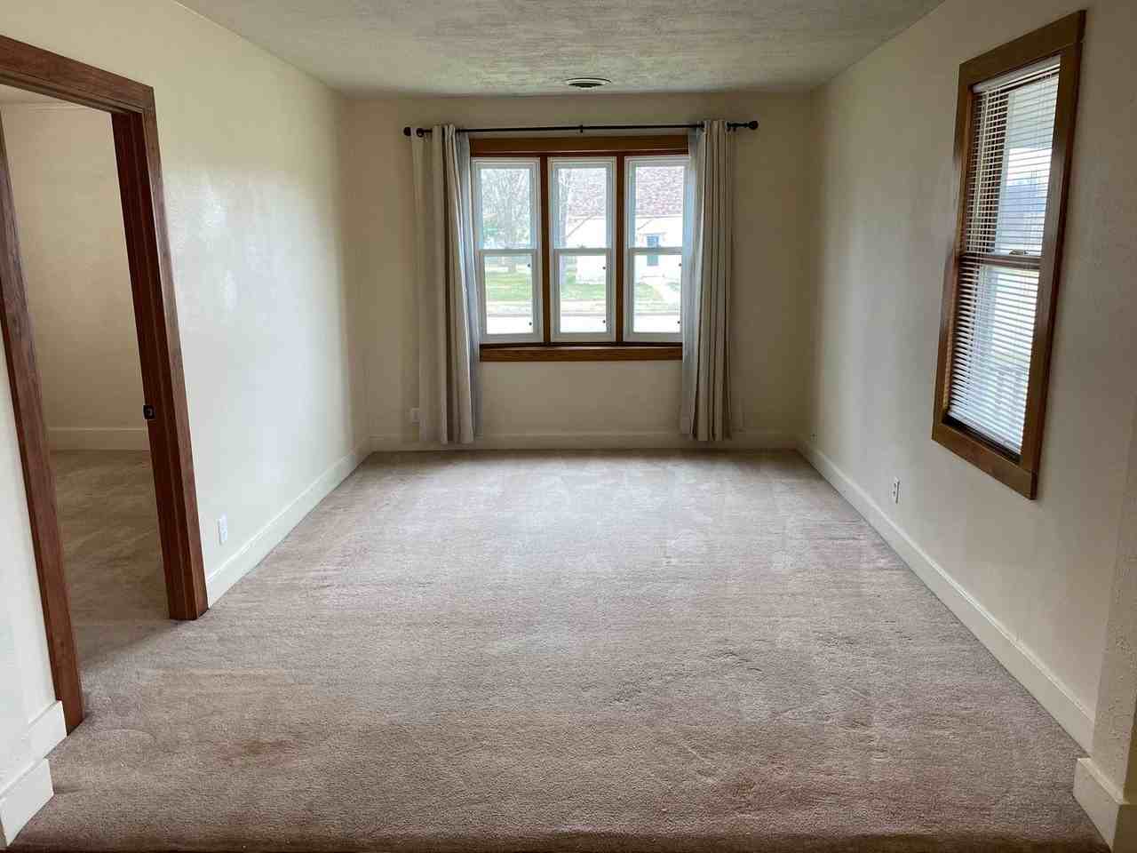 1509 Division St - Photo 7 of 25