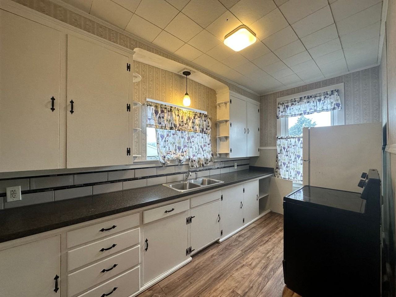 620 Elizabeth Street - Photo 3 of 10