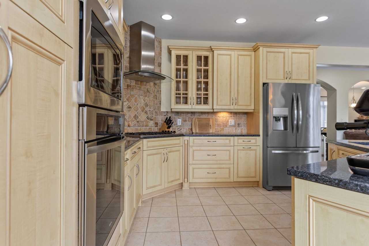9620 Dolphin Run - Photo 3 of 50