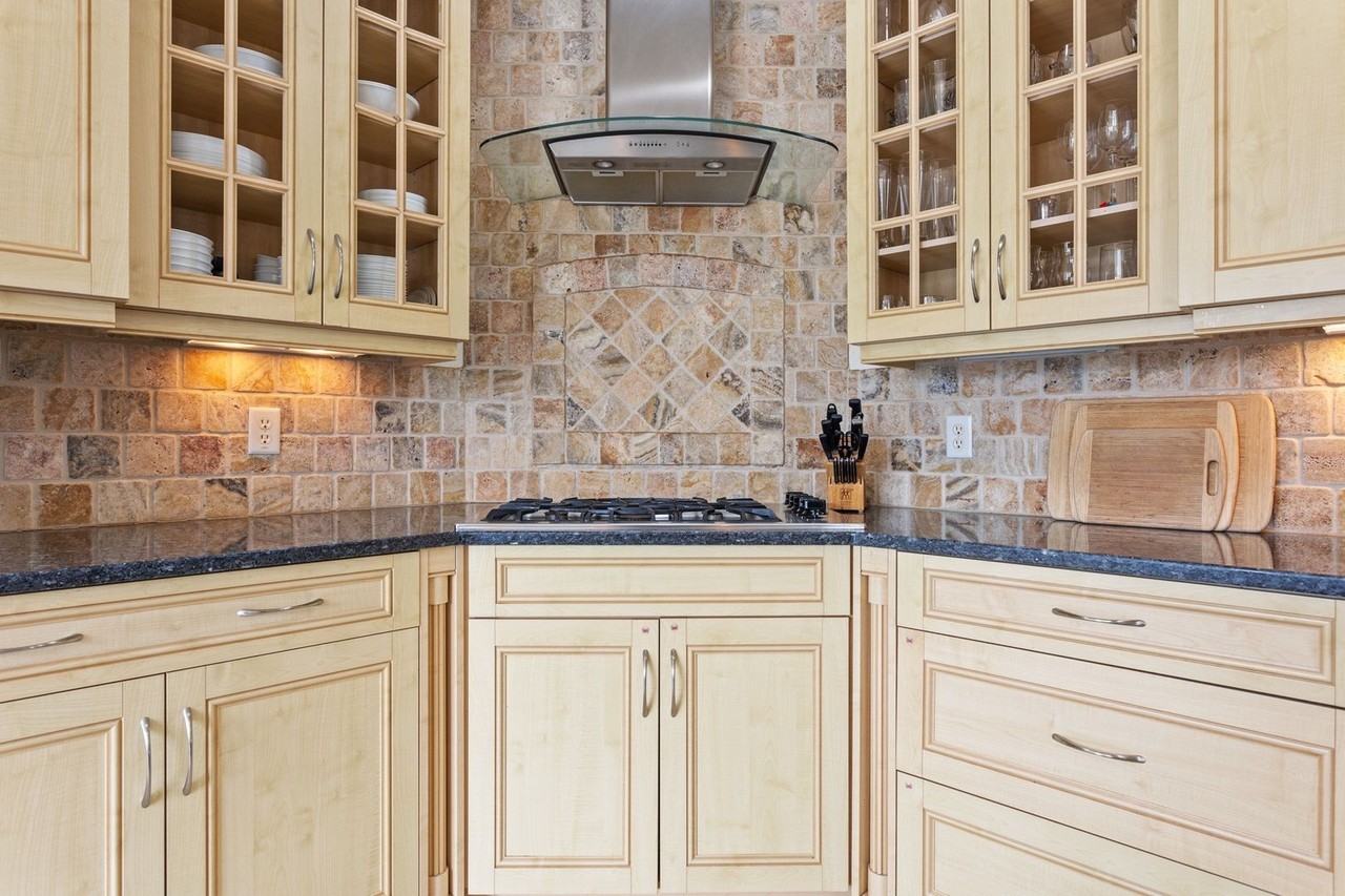 9620 Dolphin Run - Photo 6 of 50