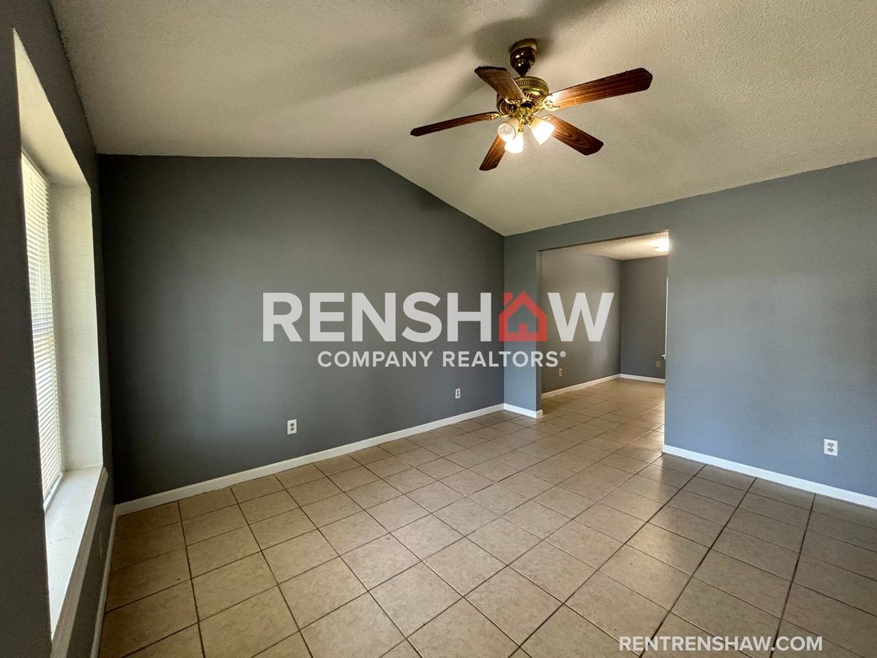 4407 Sherrycrest Cv - Photo 3 of 22